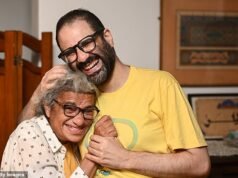 El disidente británico-egipcio que pasó seis años en una cárcel infernal se reúne con su familia en el Reino Unido tras el indulto presidencial