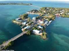 La pequeña isla ‘Survivor’ en el Océano Pacífico con una población de 18.000 personas comenzará a recibir a los deportados de Trump