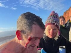 Un superviviente de natación el día de Navidad dice que “fue un error entrar” después de ser rescatado de las “peores condiciones jamás vividas” en un evento festivo que se cree que mató a dos personas.