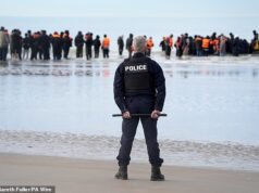 El sindicato francés dice “no” a la represión contra los inmigrantes mientras la iniciativa para imponer nuevas tácticas de línea dura se frena por los temores de seguridad policial