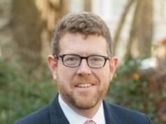 Sir Keir Starmer está acusado de respaldar a un ex alto asistente para la nobleza a pesar de saber que hizo campaña para concejal laborista y enfrenta cargos de abuso sexual infantil.