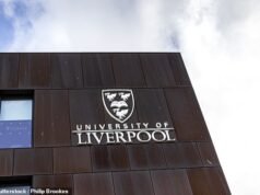 ¡Hombre arriba! Estudiantes advirtieron que Noche de Reyes de Shakespeare tiene escenas de travestismo