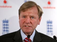 Hugh Morris muere a los 62 años: el ex jugador de críquet de Inglaterra y director ejecutivo fallece después de una batalla contra el cáncer de intestino