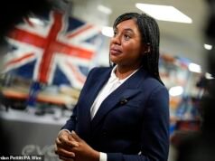 La furia del líder conservador Kemi Badenoch cuando Keir Starmer da la bienvenida al disidente egipcio antisemita liberado que pidió el asesinato de la policía británica.