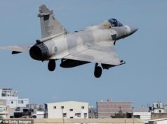 China emite una advertencia a Trump mientras lanza enormes ejercicios de guerra en todo Taiwán, incluido un ensayo para bloquear los puertos de la isla.