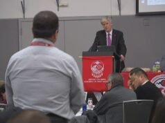 El ministro de recursos naturales está recibiendo críticas de los jefes de Columbia Británica por un posible oleoducto en la costa oeste