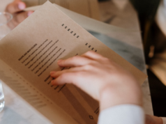 Cámara aprueba ley sobre menús físicos y braille en restaurantes de Santos, SP