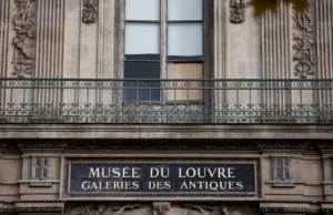 La investigación encontró que el error dio a los ladrones del Louvre una ventaja crucial de 30 segundos sobre la policía.