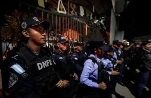 Protestas en Honduras cuando el presidente pidió la cancelación de las elecciones en medio de nuevos retrasos en los resultados