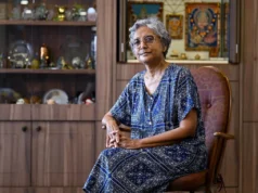 ‘Ninguna persona mayor debería pasar por esto’: una mujer de 71 años se somete a una cirugía de reconstrucción de la mandíbula después de un accidente relacionado con el síndrome premenstrual