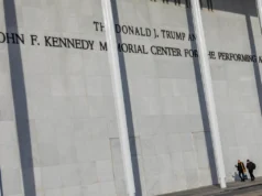 Concierto de jazz de Nochebuena en el Kennedy Center cancelado después de que se agregara el nombre de Trump