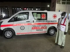 La policía dice que cinco personas murieron en un ataque a una mezquita en Nigeria