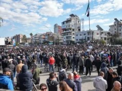 Dos muertos mientras las fuerzas de seguridad sirias dispersan una protesta alauita contra el bombardeo de una mezquita: monitor de guerra