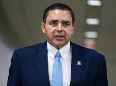 El asediado demócrata Henry Cuellar dice que el indulto de Trump lo tomó por sorpresa