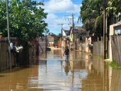 La exposición al agua de las inundaciones aumenta el riesgo de enfermedades, advierte el Dr. experto en enfermedades infecciosas