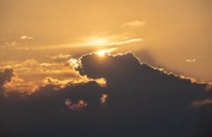 ¿Es normal sentir mucho calor incluso de noche? Vea consejos para refrescarse en vacaciones